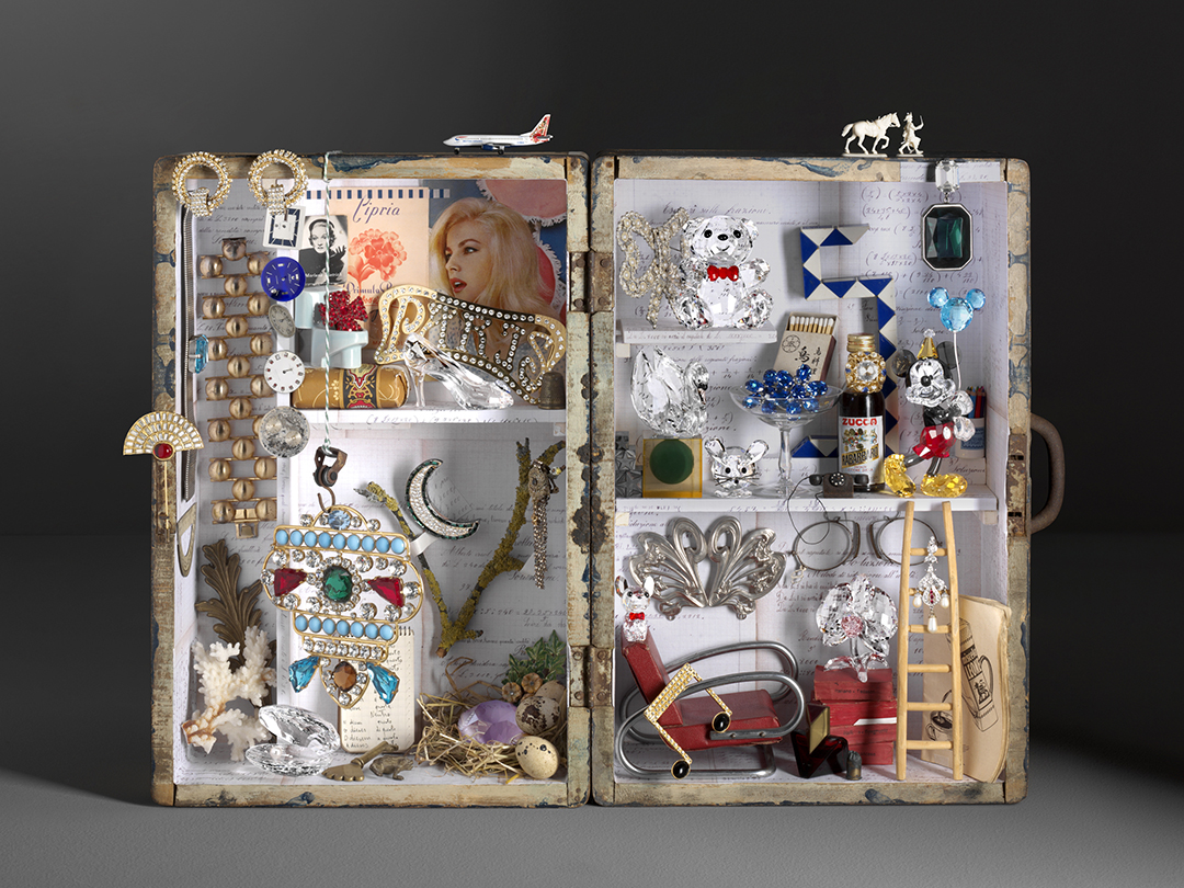 copyright Oriani & Origone - Swarovski – Book of Dreams