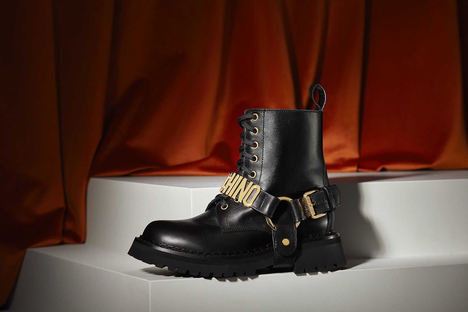 copyright Oriani & Origone - Moschino