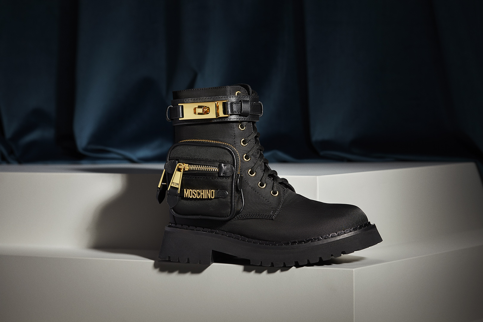 copyright Oriani & Origone - Moschino